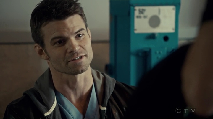 VampireDiariesWorld_dot_nl-SavingHope3x13-2371.jpg