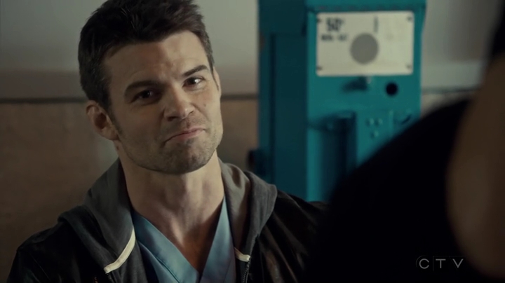 VampireDiariesWorld_dot_nl-SavingHope3x13-2375.jpg