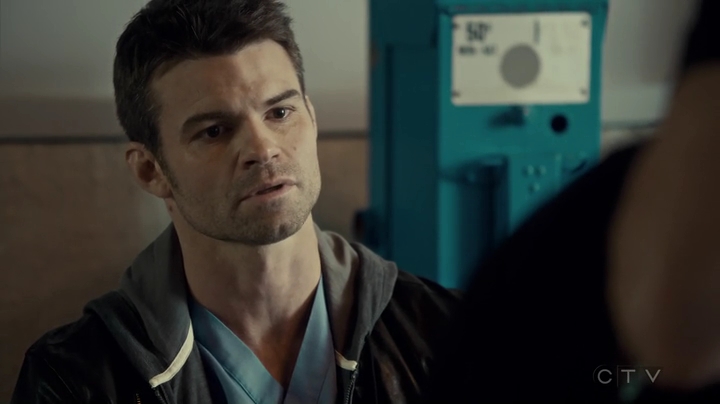 VampireDiariesWorld_dot_nl-SavingHope3x13-2384.jpg