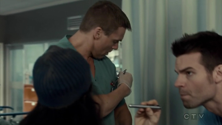 VampireDiariesWorld_dot_nl-SavingHope3x13-425.jpg