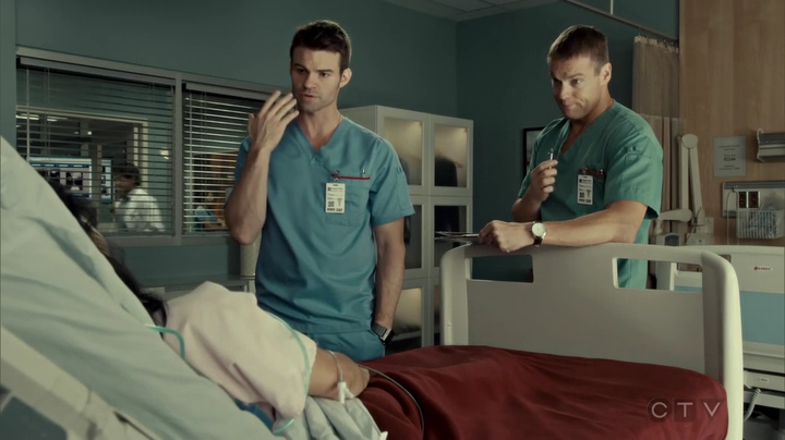 VampireDiariesWorld_dot_nl-SavingHope3x13-726.jpg