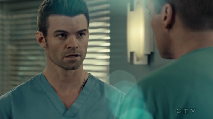 VampireDiariesWorld_dot_nl-SavingHope3x13-801.jpg