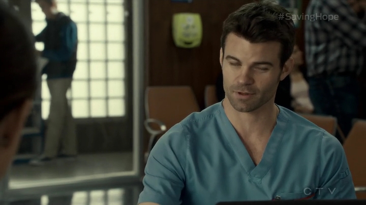 VampireDiariesWorld_dot_nl-SavingHope3x14-052.jpg