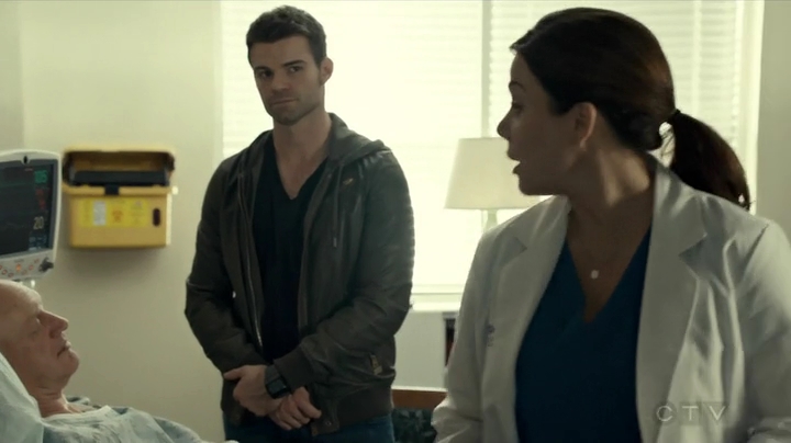 VampireDiariesWorld_dot_nl-SavingHope3x14-922.jpg