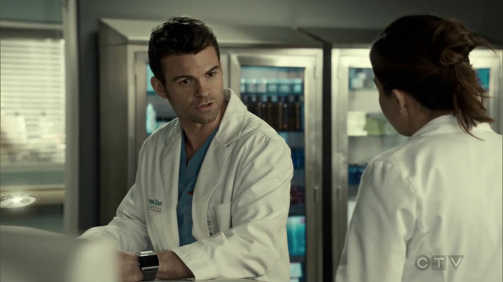 VampireDiariesWorld_dot_nl-SavingHope3x15-1039.jpg