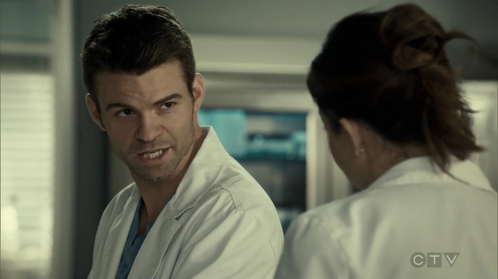 VampireDiariesWorld_dot_nl-SavingHope3x15-1043.jpg