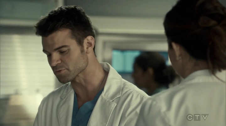 VampireDiariesWorld_dot_nl-SavingHope3x15-1056.jpg