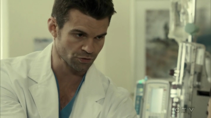 VampireDiariesWorld_dot_nl-SavingHope3x15-1137.jpg