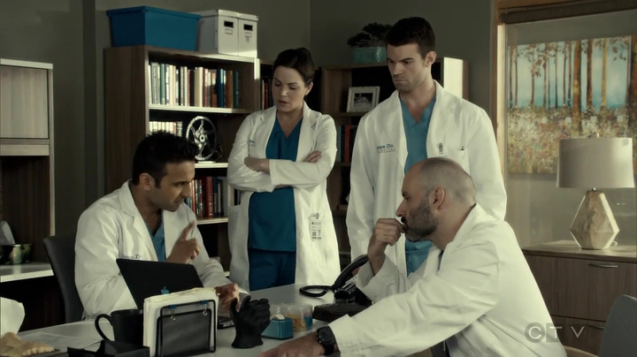 VampireDiariesWorld_dot_nl-SavingHope3x15-1410.jpg