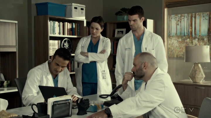 VampireDiariesWorld_dot_nl-SavingHope3x15-1411.jpg