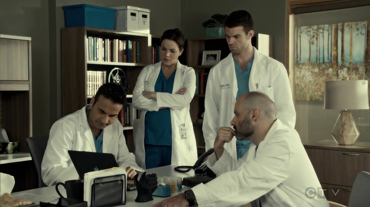 VampireDiariesWorld_dot_nl-SavingHope3x15-1412.jpg