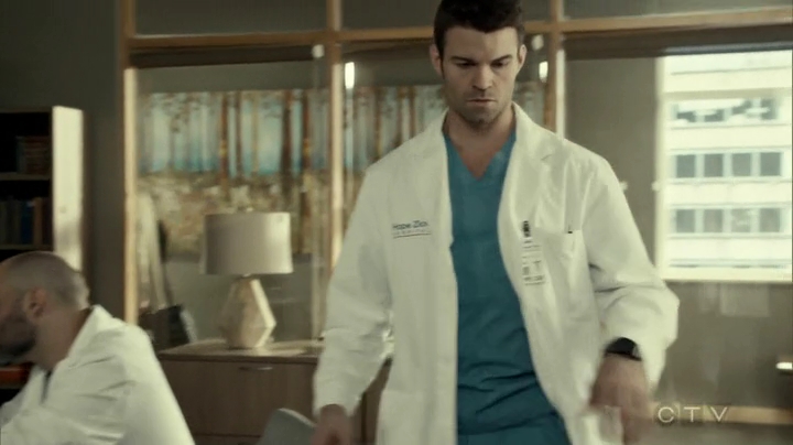 VampireDiariesWorld_dot_nl-SavingHope3x15-1414.jpg