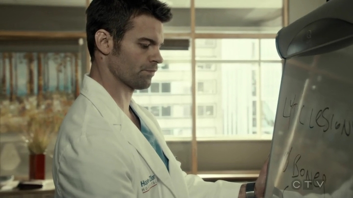 VampireDiariesWorld_dot_nl-SavingHope3x15-1424.jpg