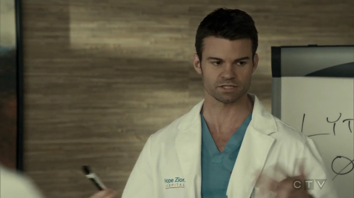 VampireDiariesWorld_dot_nl-SavingHope3x15-1439.jpg