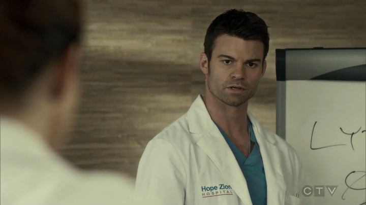 VampireDiariesWorld_dot_nl-SavingHope3x15-1448.jpg