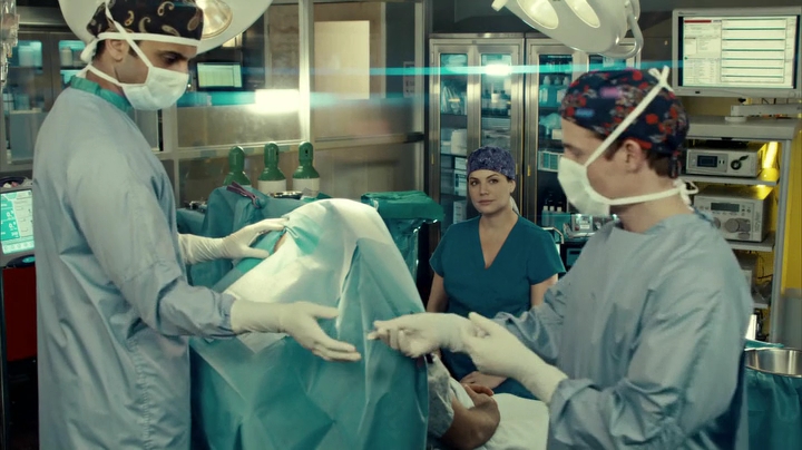 VampireDiariesWorld_dot_nl-SavingHope3x15-1537.jpg