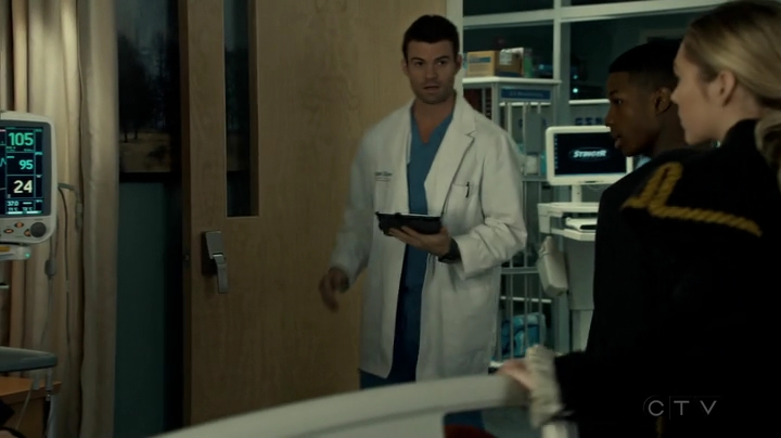 VampireDiariesWorld_dot_nl-SavingHope3x15-538.jpg