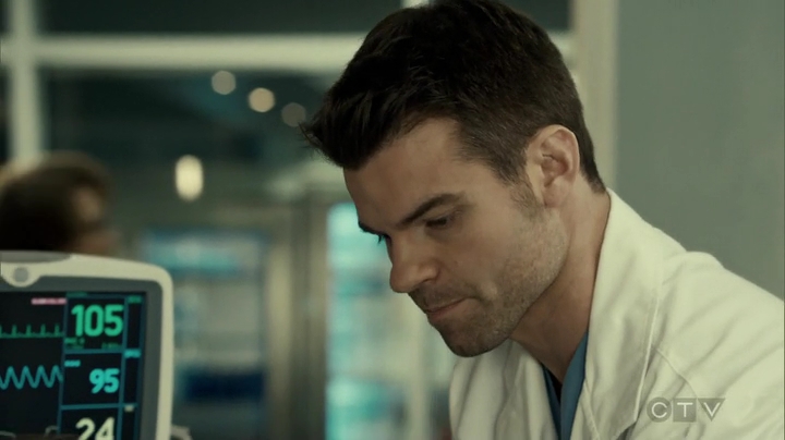 VampireDiariesWorld_dot_nl-SavingHope3x15-553.jpg