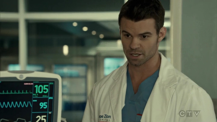 VampireDiariesWorld_dot_nl-SavingHope3x15-591.jpg