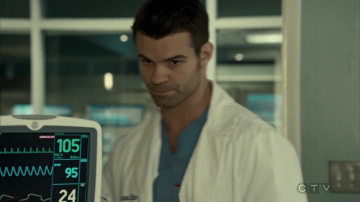 VampireDiariesWorld_dot_nl-SavingHope3x15-593.jpg