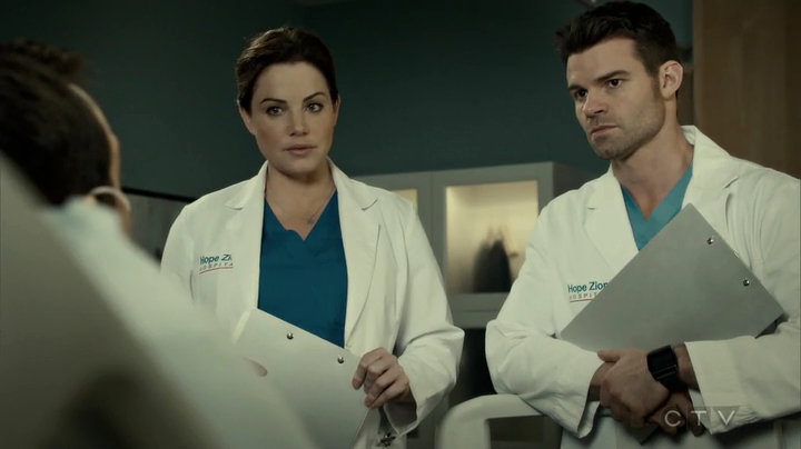 VampireDiariesWorld_dot_nl-SavingHope3x15-975.jpg