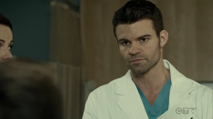 VampireDiariesWorld_dot_nl-SavingHope3x15-979.jpg