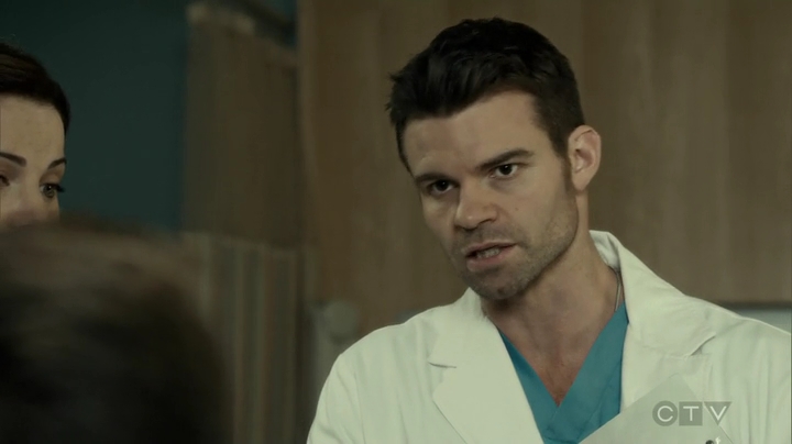 VampireDiariesWorld_dot_nl-SavingHope3x15-981.jpg