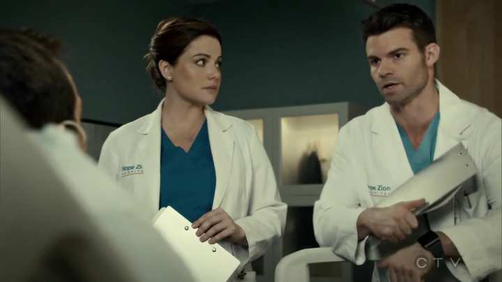 VampireDiariesWorld_dot_nl-SavingHope3x15-986.jpg