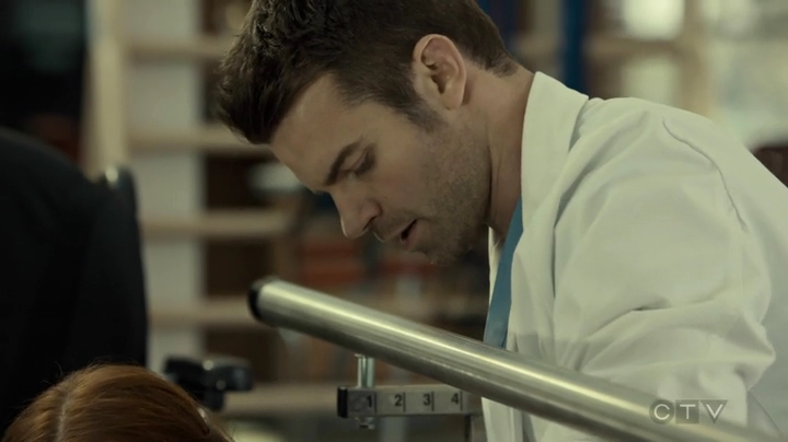 VampireDiariesWorld_dot_nl-SavingHope3x16-1048.jpg