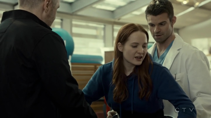 VampireDiariesWorld_dot_nl-SavingHope3x16-2123.jpg