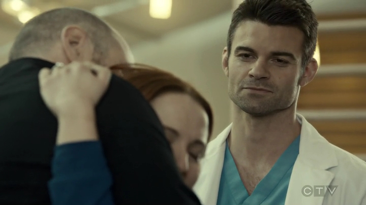 VampireDiariesWorld_dot_nl-SavingHope3x16-2191.jpg