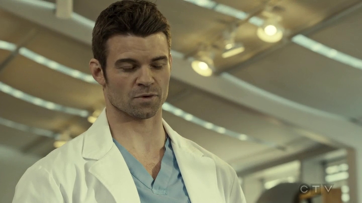 VampireDiariesWorld_dot_nl-SavingHope3x16-445.jpg