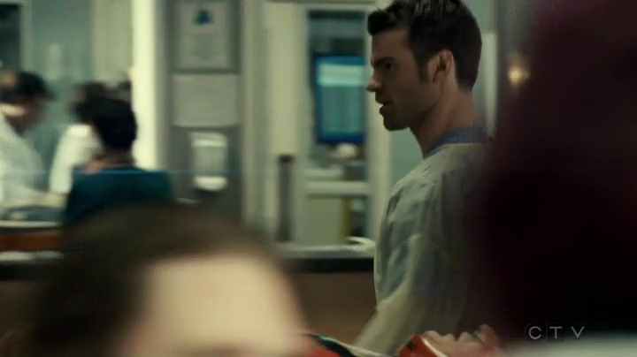 VampireDiariesWorld_dot_nl-SavingHope3x17-123.jpg