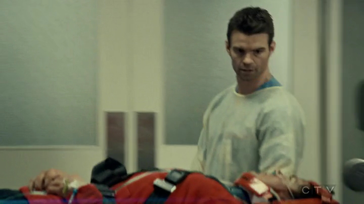 VampireDiariesWorld_dot_nl-SavingHope3x17-125.jpg