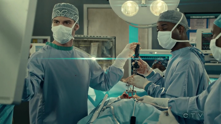 VampireDiariesWorld_dot_nl-SavingHope3x17-1250.jpg