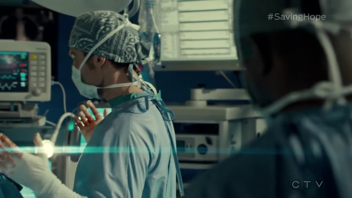 VampireDiariesWorld_dot_nl-SavingHope3x17-1714.jpg