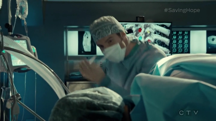 VampireDiariesWorld_dot_nl-SavingHope3x17-1720.jpg