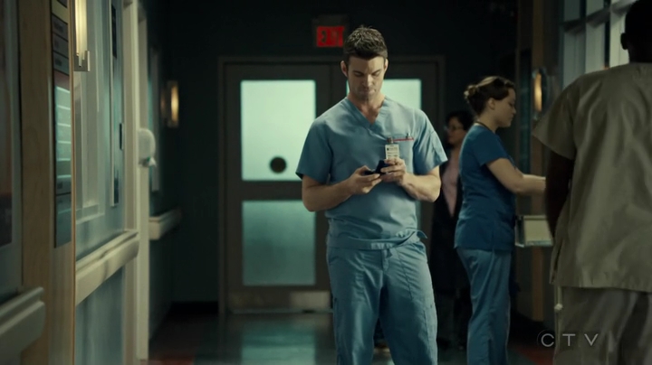 VampireDiariesWorld_dot_nl-SavingHope3x17-2390.jpg