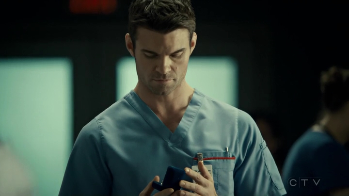 VampireDiariesWorld_dot_nl-SavingHope3x17-2392.jpg