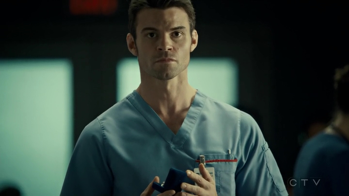 VampireDiariesWorld_dot_nl-SavingHope3x17-2394.jpg