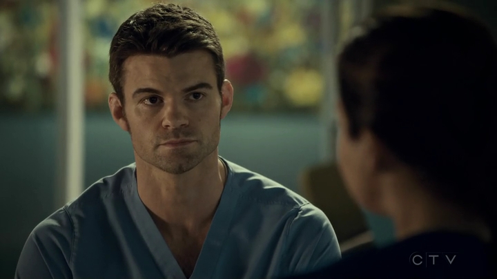 VampireDiariesWorld_dot_nl-SavingHope3x17-2452.jpg