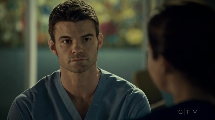 VampireDiariesWorld_dot_nl-SavingHope3x17-2454.jpg