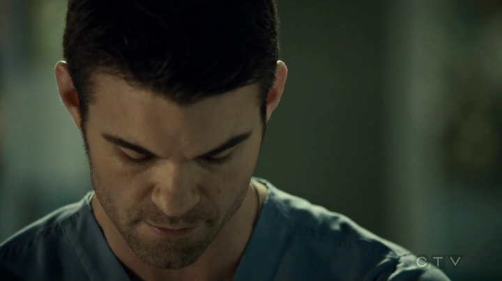 VampireDiariesWorld_dot_nl-SavingHope3x17-2467.jpg