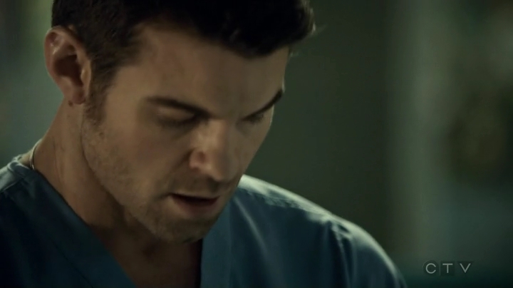 VampireDiariesWorld_dot_nl-SavingHope3x17-2470.jpg