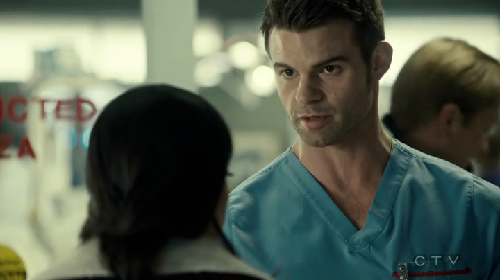 VampireDiariesWorld_dot_nl-SavingHope3x17-320.jpg