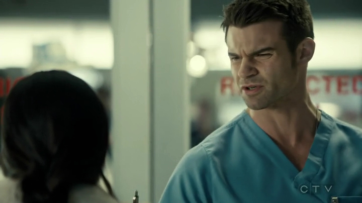 VampireDiariesWorld_dot_nl-SavingHope3x17-349.jpg