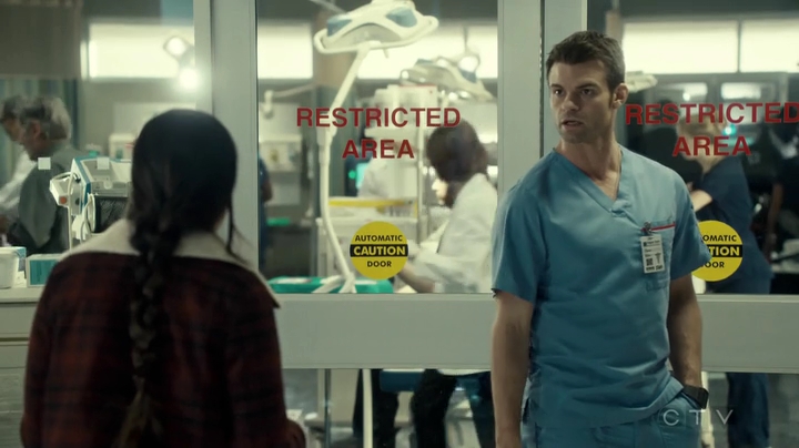 VampireDiariesWorld_dot_nl-SavingHope3x17-366.jpg