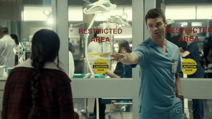 VampireDiariesWorld_dot_nl-SavingHope3x17-367.jpg