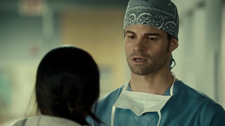 VampireDiariesWorld_dot_nl-SavingHope3x17-718.jpg