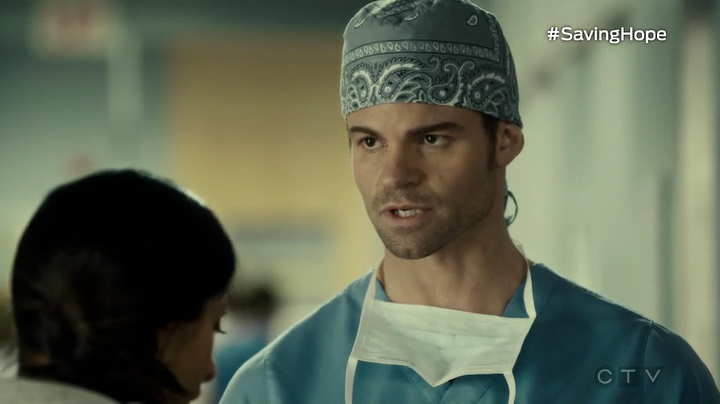 VampireDiariesWorld_dot_nl-SavingHope3x17-725.jpg